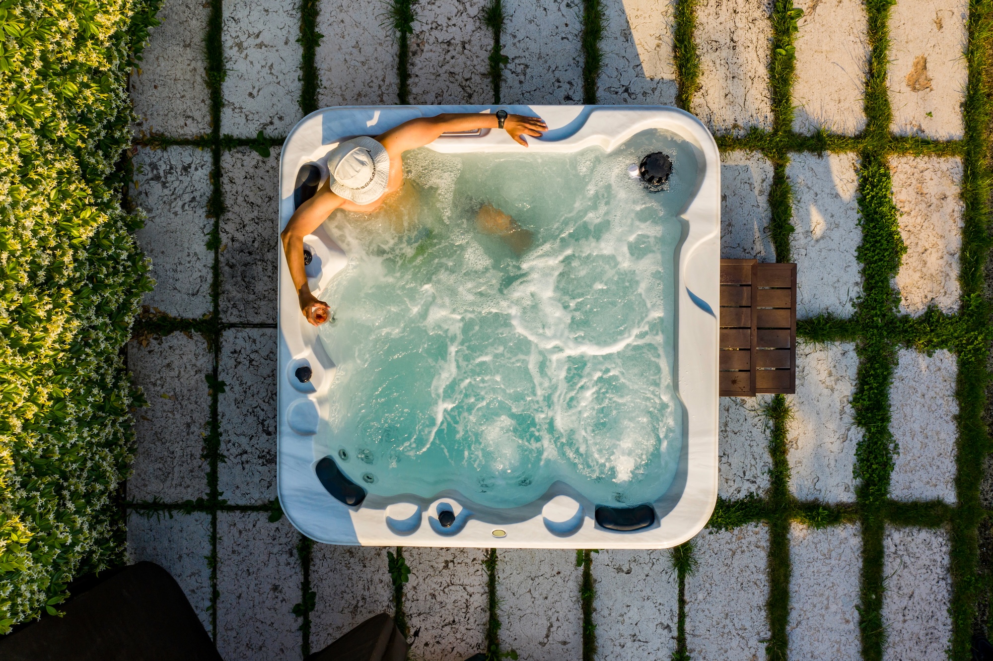 hot to fix cloudy hot tub water